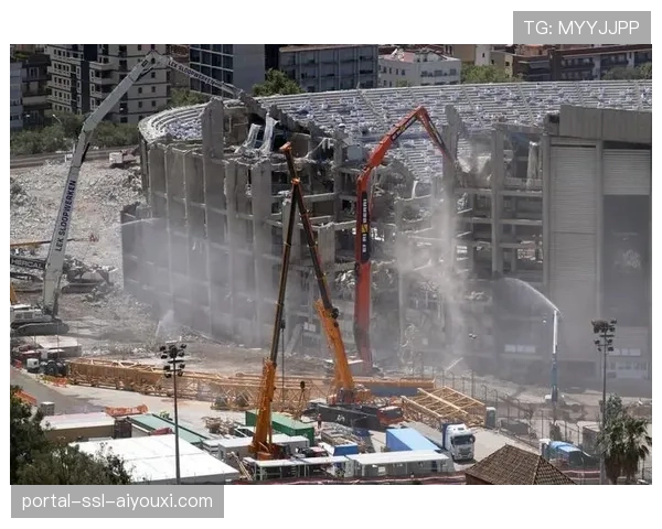 诺坎普球场翻新工程最后阶段,巴萨确认下赛季将重返主场 诺坎普球场翻新工程最后阶段,巴萨确认下赛季将重返主场